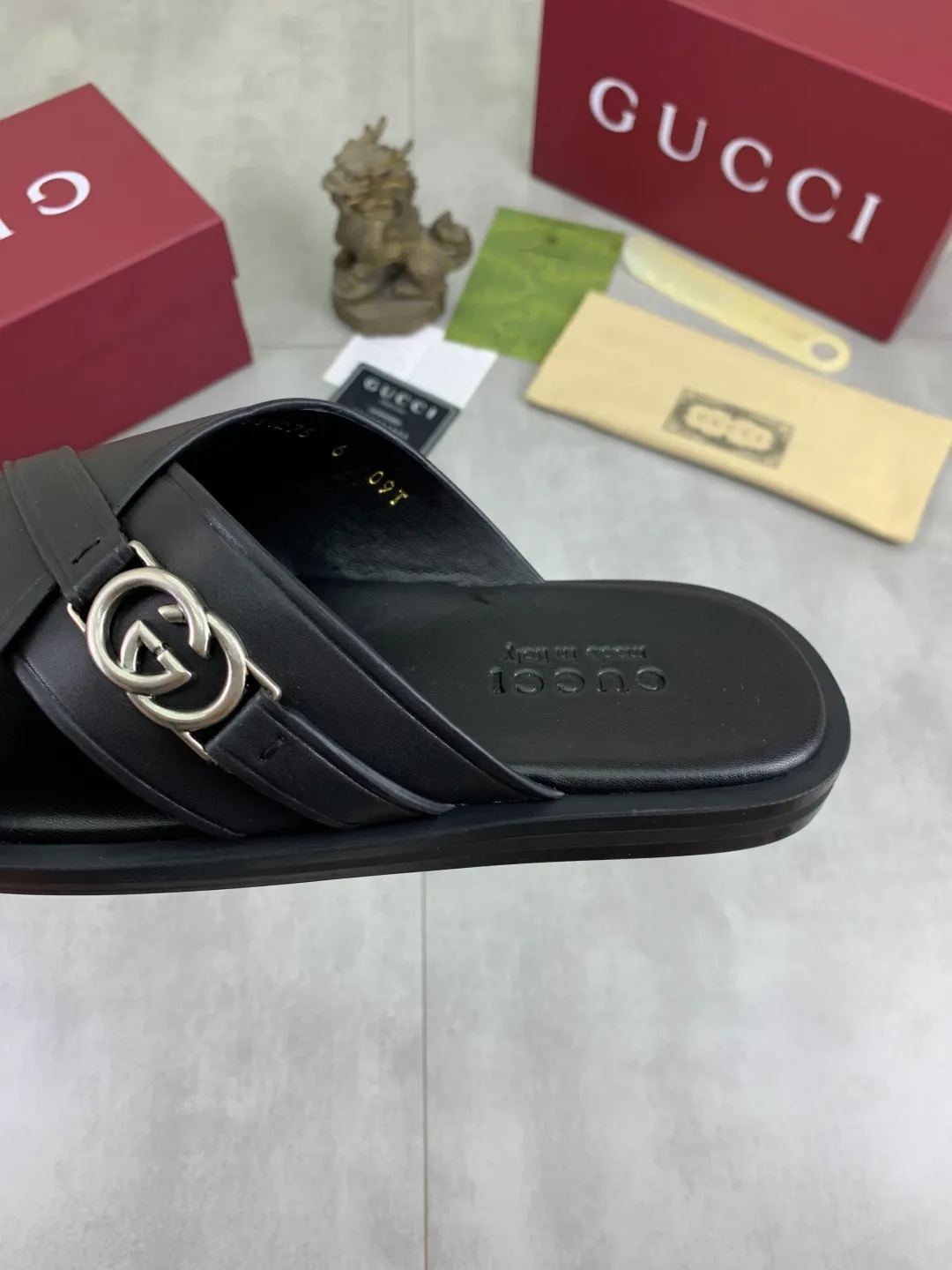 Men's shoes 💰P380💰[New model] High version 🎁🎁🎁 GUCCI New casual hot diamond slippers for the Year of the Snake, original official website, perfect workmanship, transmitting a kind of noble luxury, sublimating its definition of luxury in Gucci's high-end extraordinary craftsmanship. Original Gucci double G combination outsole, code number: 40-44 (45 customized) complete package